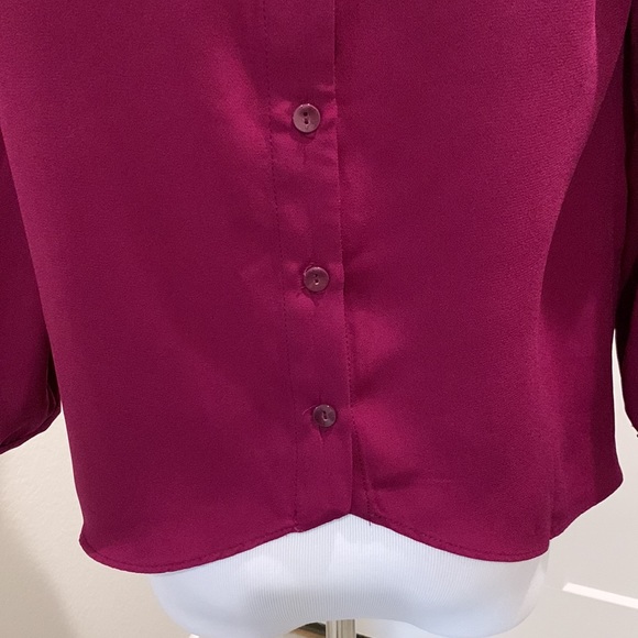 F21 Buttoned back blouse - Picture 9 of 12
